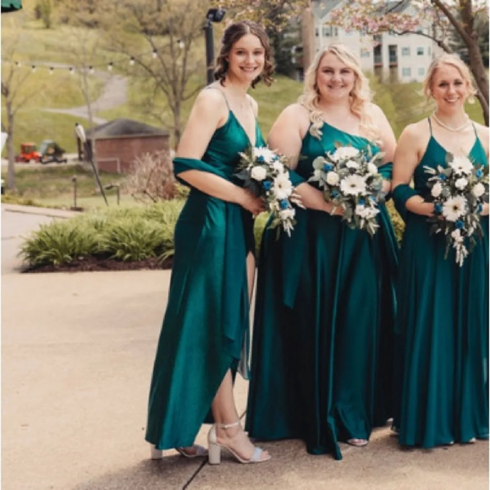 Sparkly Emerald Green Prom Foot Length Dress, Size Large - Picture 6 of 8